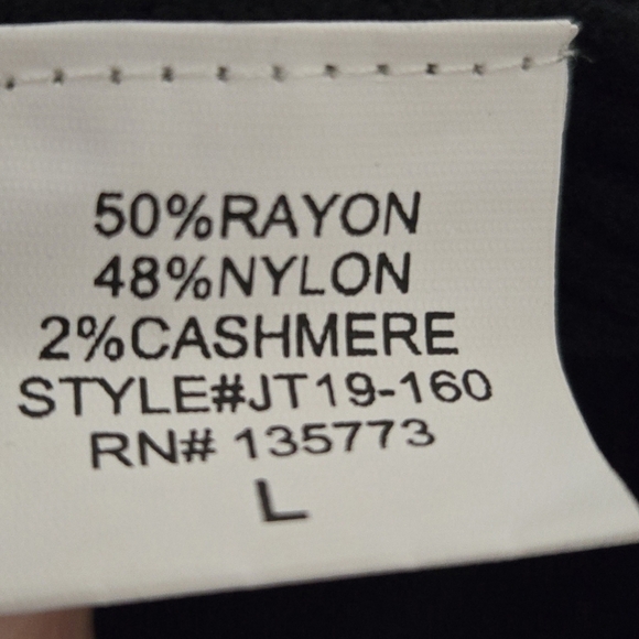 Olivaceous Cropped Sweater - Picture 4 of 5